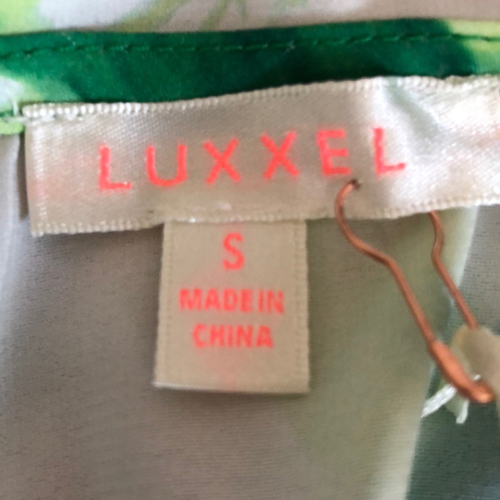 Luxxel NWT S Green & White Wrap Dress with Ruffles - Picture 6 of 8